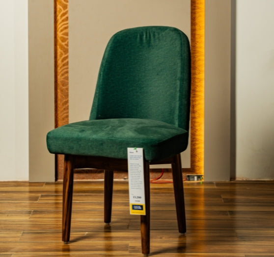 Elora – a single seater chair that blends modern design with cozy comfort.