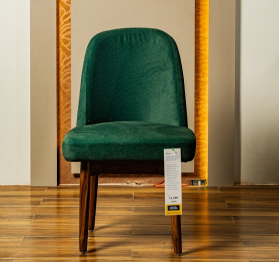 Elora – a single seater chair that blends modern design with cozy comfort.